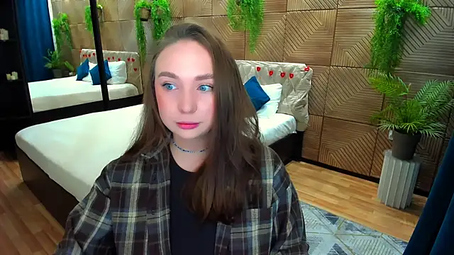 Snapshot of TrueReincarnation chatting on May 2026 04:03:01 PM TrueReincarnation online show from May 2026 04:03:01 PM