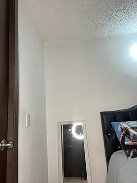 Snapshot of sophijenner chatting on February 2025 04:58:02 AM sophijenner online show from February 2025 04:58:02 AM