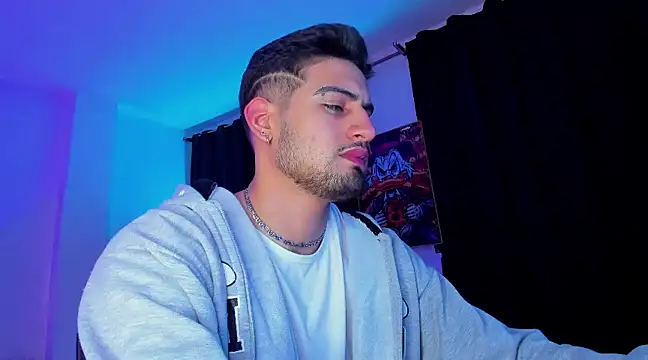 Giomar Reyes online show from January 2025 03:20:02 AM