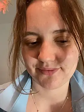 Snapshot of Lella_Ryann_ chatting on May 2026 06:09:01 PM Lella Ryann online show from May 2026 06:09:01 PM