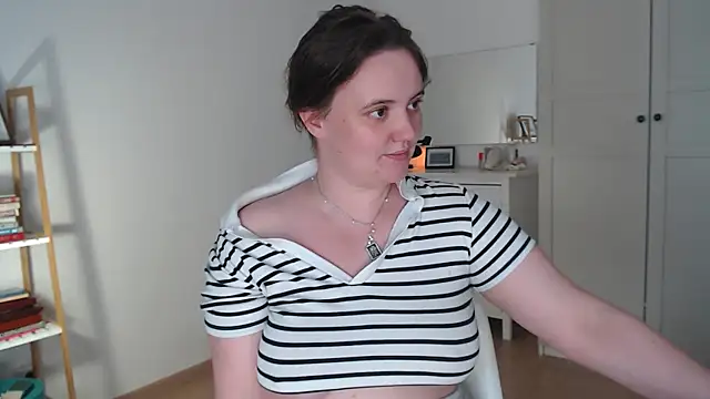 Lella Ryann  online show from July 2026 11:50:02 AM