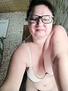 Holly-69 online show from November 2025 09:06:02 PM