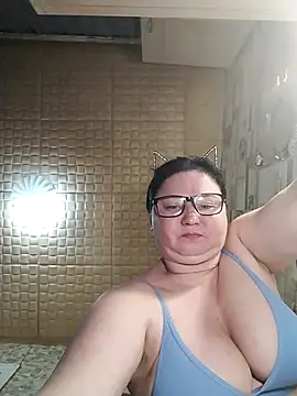 Snapshot of Holly-69 chatting on May 2026 06:13:01 PM Holly-69 online show from May 2026 06:13:01 PM