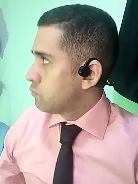 Snapshot of CRISTHIAN_GREY01 chatting on January 2025 06:32:02 PM CRISTHIAN GREY01 online show from January 2025 06:32:02 PM