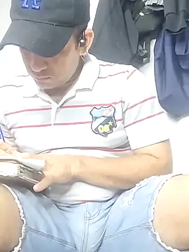 Snapshot of CRISTHIAN_GREY01 chatting on February 2025 05:01:01 PM CRISTHIAN GREY01 online show from February 2025 05:01:01 PM