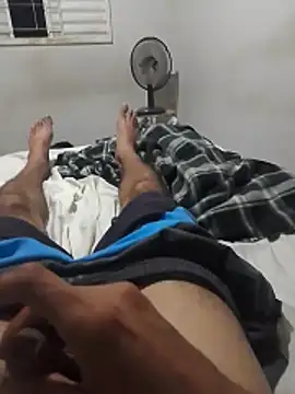 UnhappyWinding online show from December 2025 02:05:02 AM