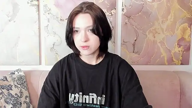 fiamoory online show from May 2026 01:21:01 AM