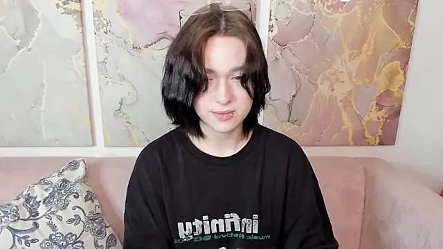 fiamoory online show from June 2026 01:29:01 AM