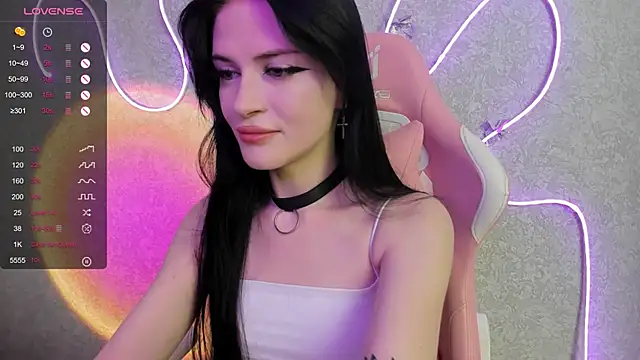 Snapshot of Molly_Crystall chatting on July 2026 04:19:02 AM Molly Crystall online show from July 2026 04:19:02 AM