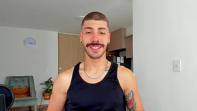 Guyinthemountain online show from December 2024 12:45:02 PM