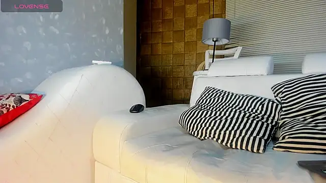 TOWERS21  online show from March 2025 08:01:02 PM