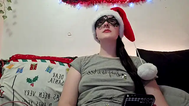 LexiSnowUK online show from December 2024 07:28:01 PM