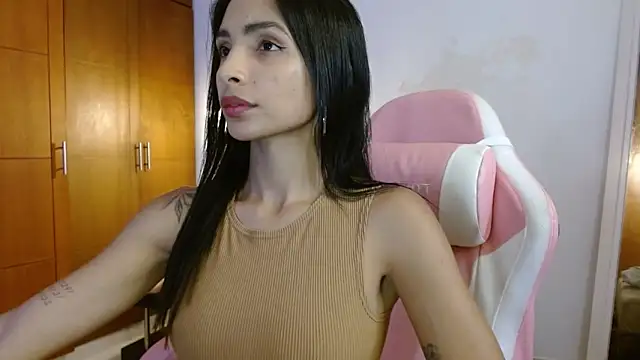 AnnitaSerna  online show from November 2025 04:33:01 AM