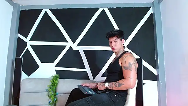 Snapshot of JUSTIN_FULLER1 chatting on November 2025 04:08:02 PM JUSTIN FULLER1 online show from November 2025 04:08:02 PM