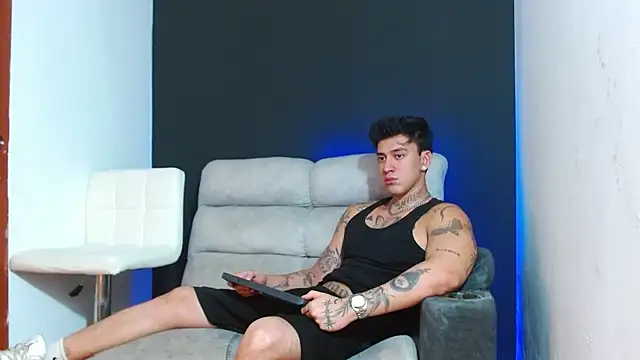 JUSTIN FULLER1 online show from February 2026 10:31:01 PM