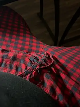 Snapshot of showoff79vers chatting on January 2025 04:27:02 AM showoff79vers online show from January 2025 04:27:02 AM