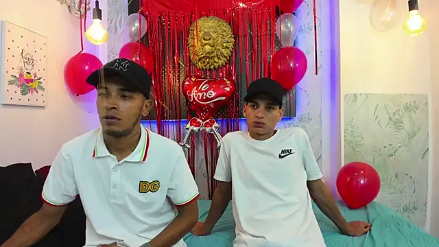 Snapshot of JordanAndAndrew chatting on February 2025 07:23:01 PM JordanAndAndrew online show from February 2025 07:23:01 PM