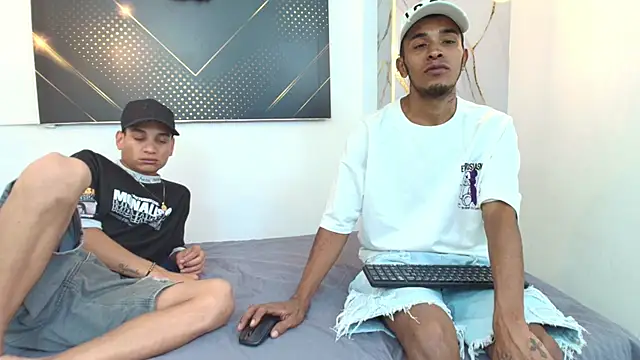 Snapshot of JordanAndAndrew chatting on October 2025 08:18:02 PM JordanAndAndrew online show from October 2025 08:18:02 PM