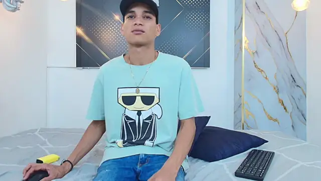 Snapshot of JordanAndAndrew chatting on October 2025 09:01:01 PM JordanAndAndrew online show from October 2025 09:01:01 PM