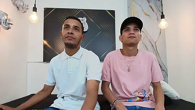 Snapshot of JordanAndAndrew chatting on November 2025 08:38:02 PM JordanAndAndrew online show from November 2025 08:38:02 PM