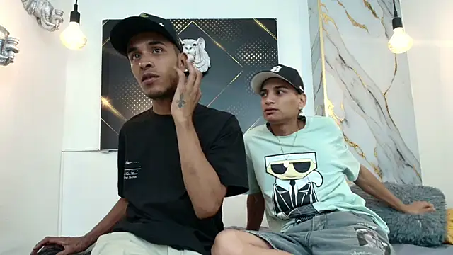 Snapshot of JordanAndAndrew chatting on December 2025 08:47:02 PM JordanAndAndrew online show from December 2025 08:47:02 PM