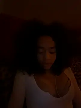 Snapshot of redbonejada chatting on December 2024 04:42:02 AM redbonejada online show from December 2024 04:42:02 AM