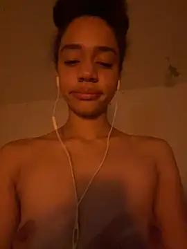 Snapshot of redbonejada chatting on December 2024 08:22:01 AM redbonejada online show from December 2024 08:22:01 AM