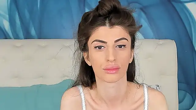 SkinnyDolly online show from November 2025 03:08:02 AM