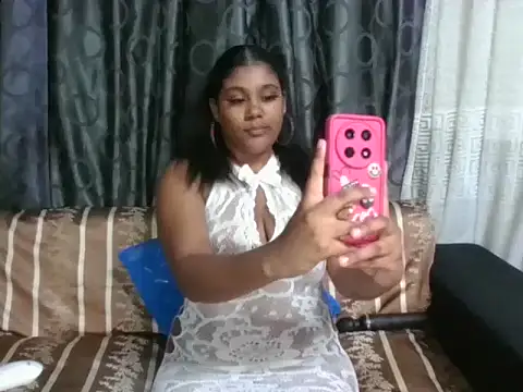 Lilmisskay18 online show from August 2026 03:59:02 PM