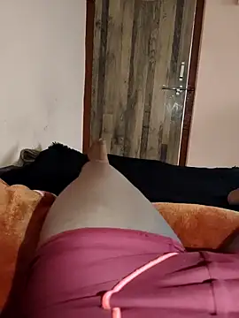 MrNick74 online show from November 2025 07:53:02 AM