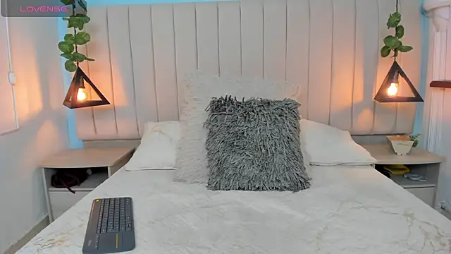 Snapshot of JulianaWaldo chatting on February 2025 01:49:02 PM JulianaWaldo online show from February 2025 01:49:02 PM