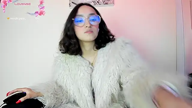 its  angelica  online show from January 2025 07:37:01 PM