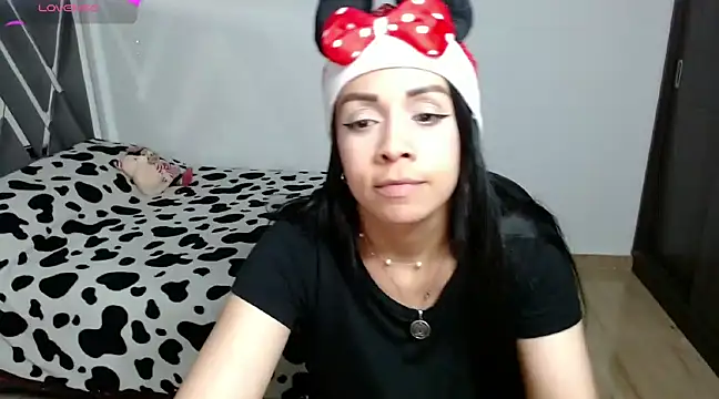 Snapshot of Amber_Lovely chatting on December 2024 01:05:01 AM Amber Lovely online show from December 2024 01:05:01 AM