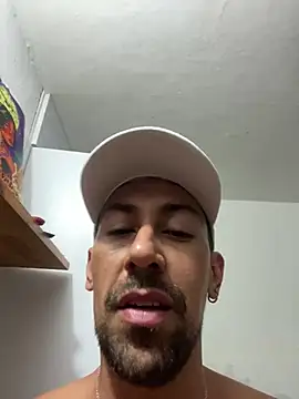 Snapshot of dantedesirexx chatting on February 2025 08:19:02 PM dantedesirexx online show from February 2025 08:19:02 PM