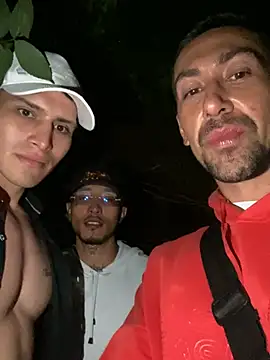 Snapshot of dantedesirexx chatting on March 2025 05:33:02 AM dantedesirexx online show from March 2025 05:33:02 AM