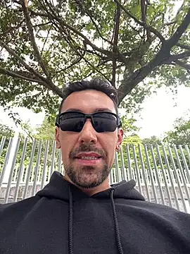 Snapshot of dantedesirexx chatting on September 2025 06:02:01 PM dantedesirexx online show from September 2025 06:02:01 PM