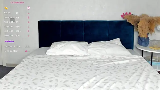 Snapshot of Esme_Runn chatting on October 2025 03:29:02 AM Esme Runn online show from October 2025 03:29:02 AM