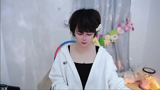 Fan ting online show from October 2025 02:33:01 AM