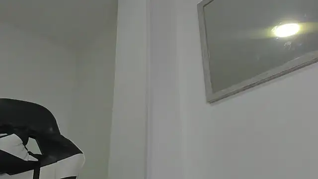 Snapshot of evelin_leroy chatting on October 2025 12:07:02 PM evelin leroy online show from October 2025 12:07:02 PM