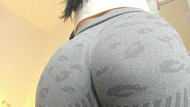 Snapshot of evelin_leroy chatting on November 2025 12:06:01 PM evelin leroy online show from November 2025 12:06:01 PM