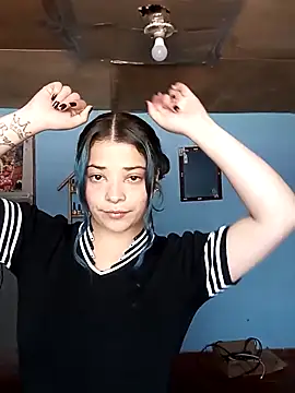 Elvishcassie  online show from November 2025 04:11:02 PM