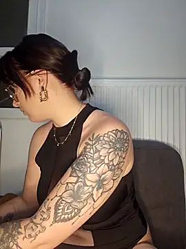 lindsay 33off online show from March 2026 07:20:02 PM