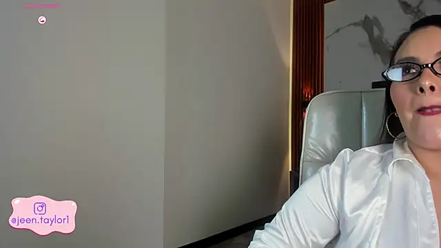 Jeen Taylor online show from October 2025 08:13:02 PM