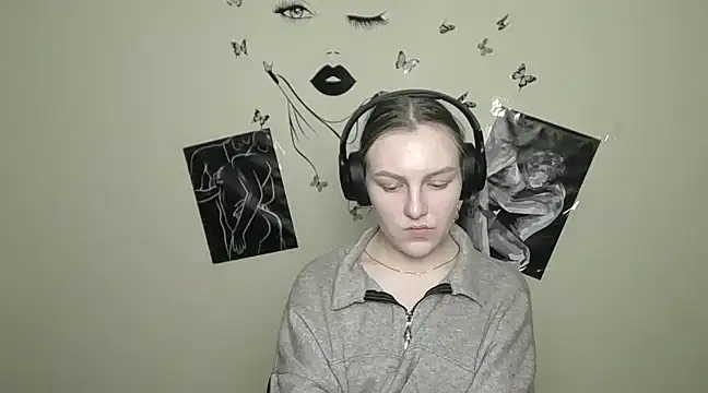 Snapshot of _AlMamiyy_ chatting on January 2025 04:53:01 PM AlMamiyy online show from January 2025 04:53:01 PM