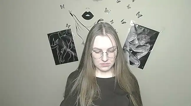 Snapshot of _AlMamiyy_ chatting on January 2025 04:55:02 PM AlMamiyy online show from January 2025 04:55:02 PM