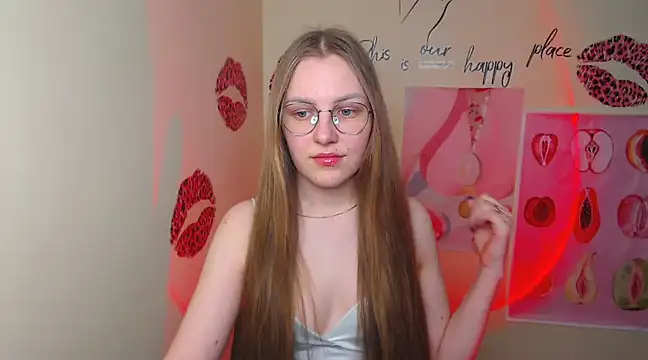 Snapshot of _AlMamiyy_ chatting on March 2025 01:38:02 PM AlMamiyy online show from March 2025 01:38:02 PM