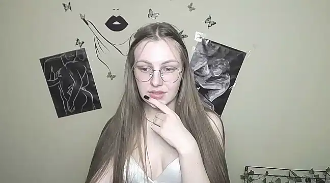 Snapshot of _AlMamiyy_ chatting on March 2025 04:49:01 PM AlMamiyy online show from March 2025 04:49:01 PM