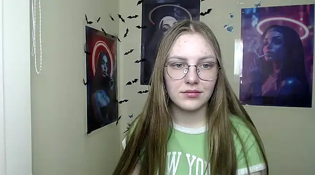 Snapshot of _AlMamiyy_ chatting on March 2025 10:57:01 AM AlMamiyy online show from March 2025 10:57:01 AM