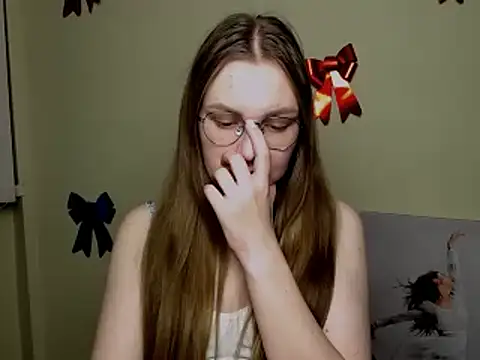 Snapshot of _AlMamiyy_ chatting on March 2025 04:45:01 PM AlMamiyy online show from March 2025 04:45:01 PM