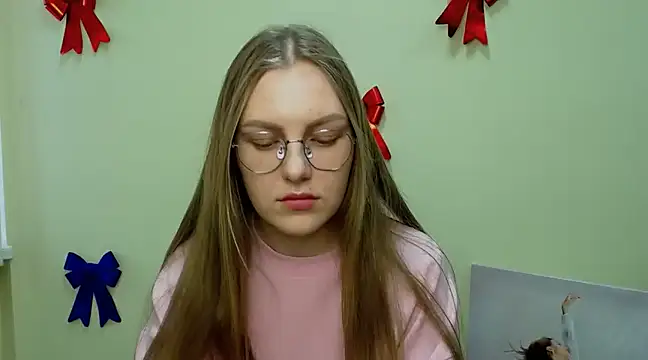 Snapshot of _AlMamiyy_ chatting on March 2025 10:44:02 AM AlMamiyy online show from March 2025 10:44:02 AM